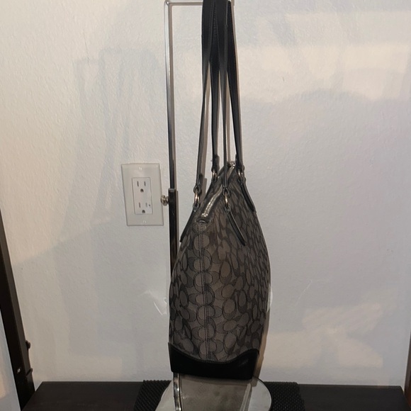 Coach Zip Top Tote in Signature Canvas Charcoal/Black/Silver F29958 - Picture 3 of 10